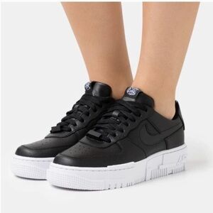 EUC Nike Air Force 1 Pixel sneakers